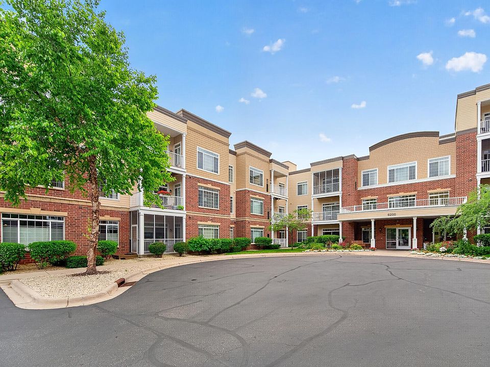 1st image of 8200 W 33rd St APT 323