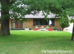1607 Lake Shore Dr, Escanaba, MI 49829