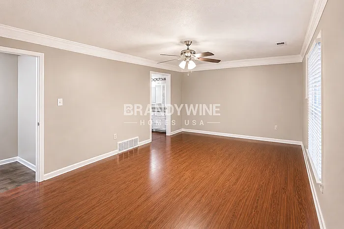 7477 Stonington Dr — Photo 12