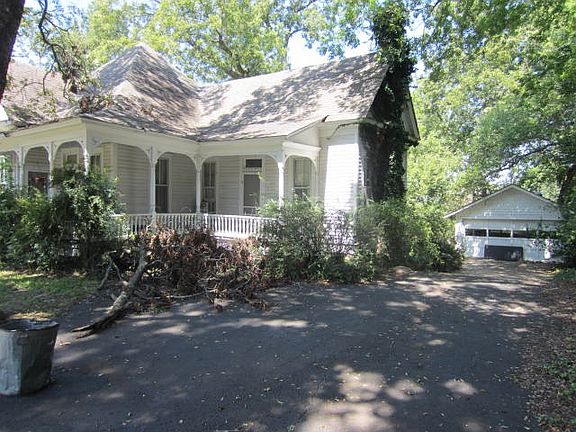 2nd image of 709 W Burleson St