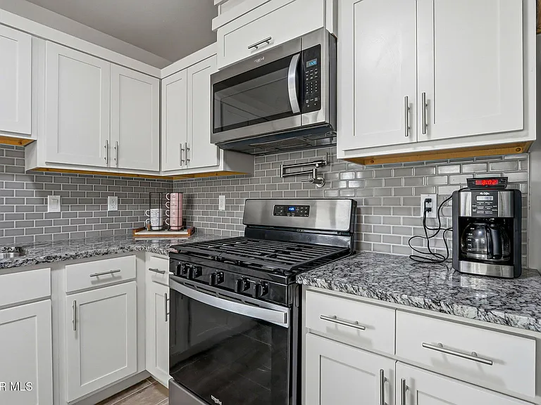 15252 Apex Ct — Photo 7
