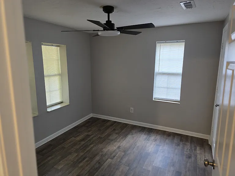 719 Price St — Photo 6