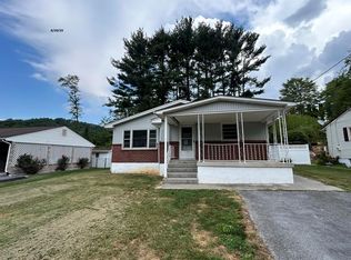 310 Edgewood Rd, Bluefield, VA 24605