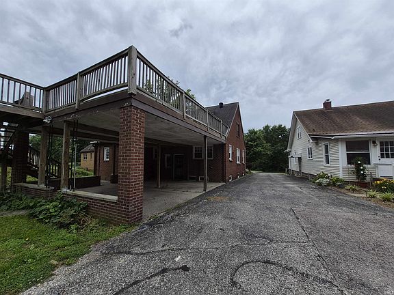 4th image of 1804 Newton St