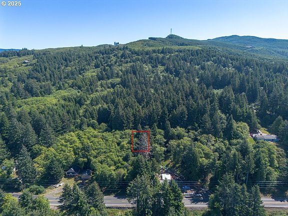3rd image of 12 N Bayview Blvd