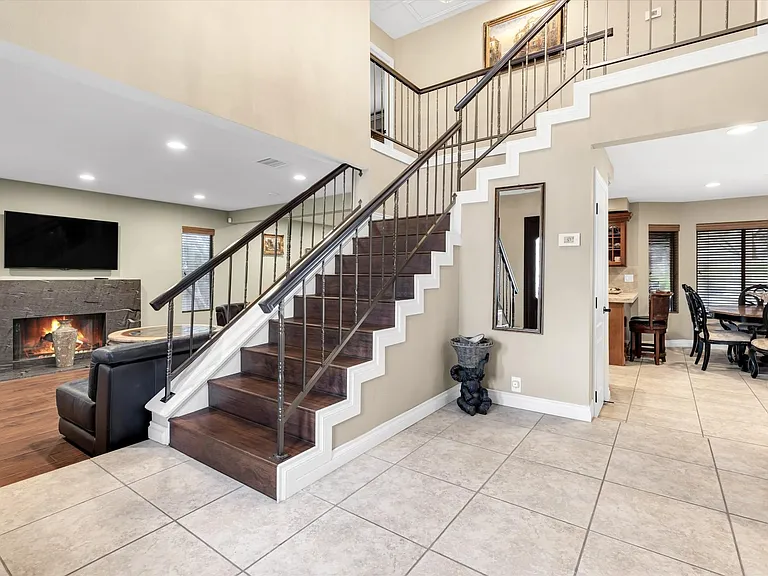 2929 Pleasant Lake Dr — Photo 14