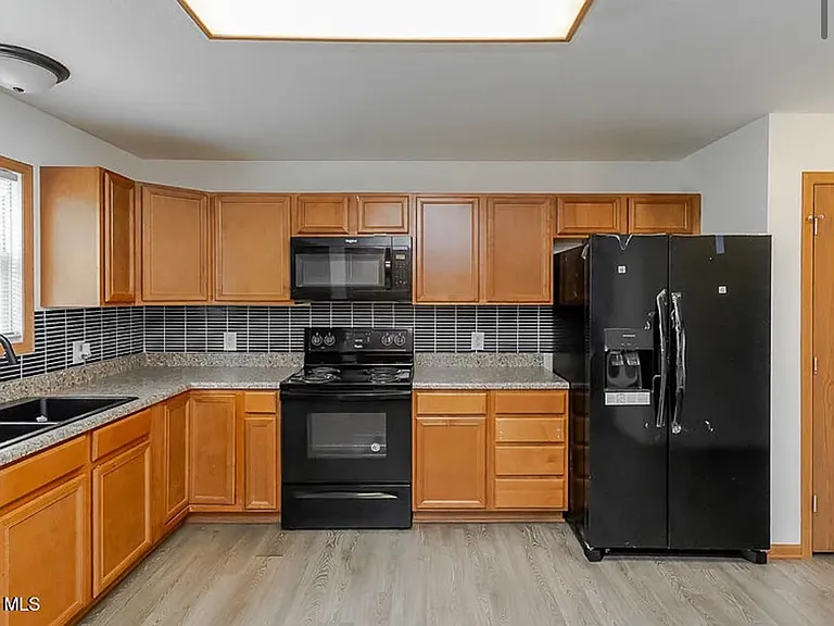 411 Waybridge Rd — Photo 9