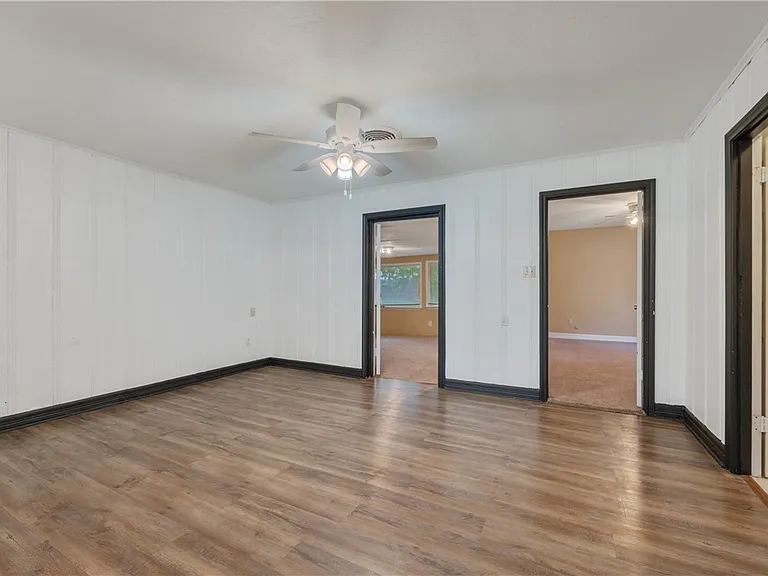 318 Fairway Dr — Photo 12