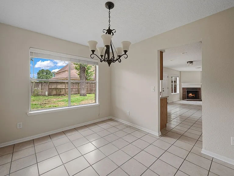 5819 Forest Timbers Dr — Photo 6