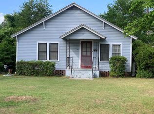 724 E Walnut St, Jesup, GA 31546