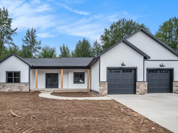 1513 Browning Dr NW, Grand Rapids, MI 49534