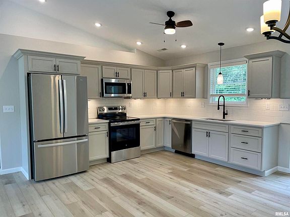 4th image of 112 Olivia Dr