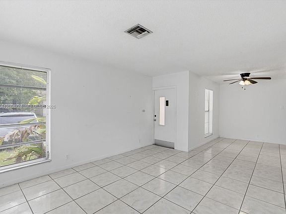 4th image of 4815 SW 65th Way