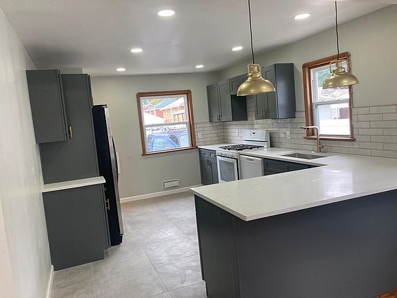 5th image of 3015 Winthrop Dr