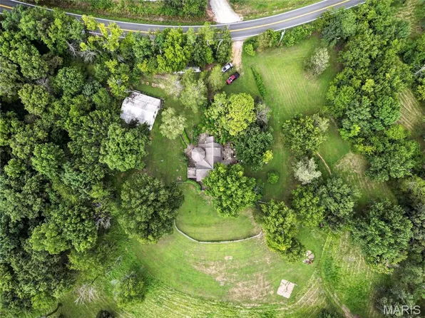 8646 State Rd, Dittmer, MO 63023