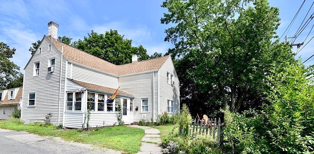 693 Pleasant St, Norwood, MA 02062 MLS 73143547 Zillow
