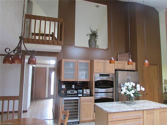 4th image of 10559 Kings Way