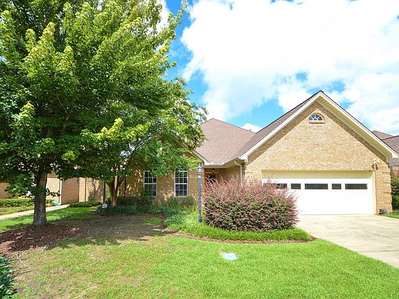 2nd image of 108 Chelsia Way