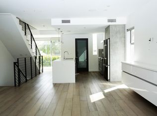 7198 W Formosa Fusion Ct, Los Angeles, CA 90046