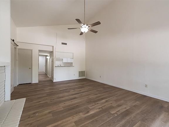 4th image of 733 Baruna Cir