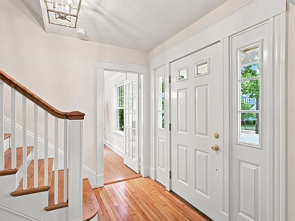 3rd image of 286 Porter St