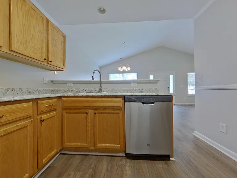 180-180 Riglaw Cir — Photo 4