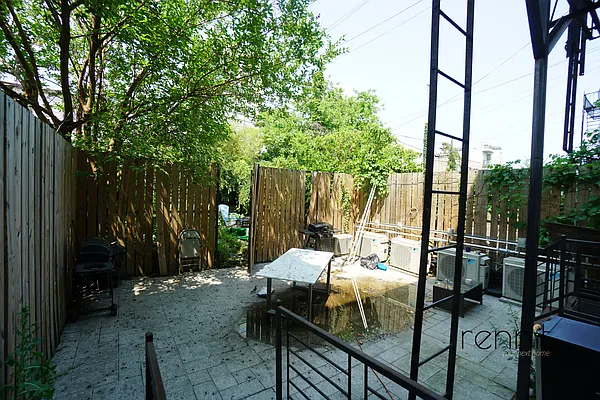 Rented by Rennit Inc. | media 10