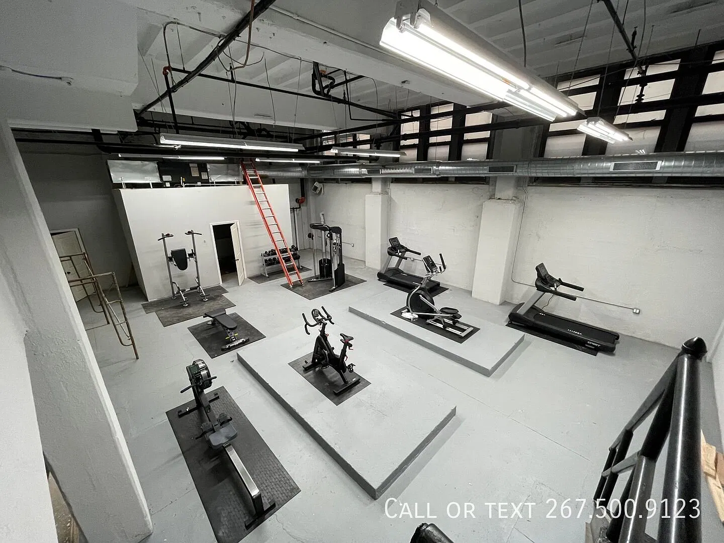 Beautiful historic 1 BR apartment . Roof top, Gym ! Parking available for $125 monthly. — Photo 4