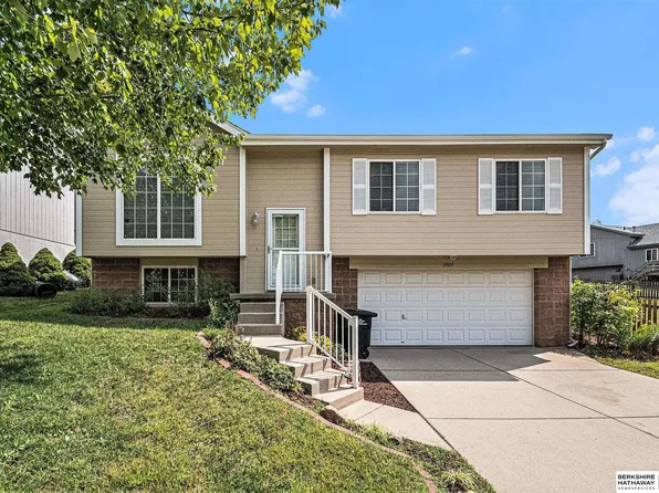 8809 N 76th St, Omaha, NE 68122