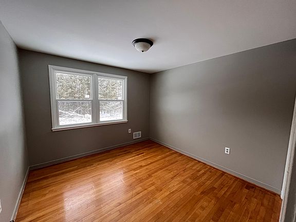 3rd image of 163 Warrior St