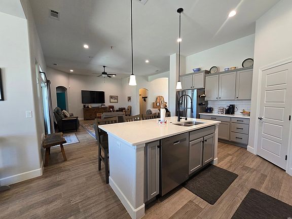 4th image of 602 Pima Dr