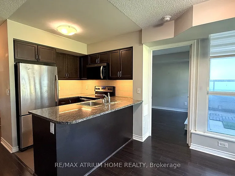 19 Grand Trunk Cres #1601 — Photo 3