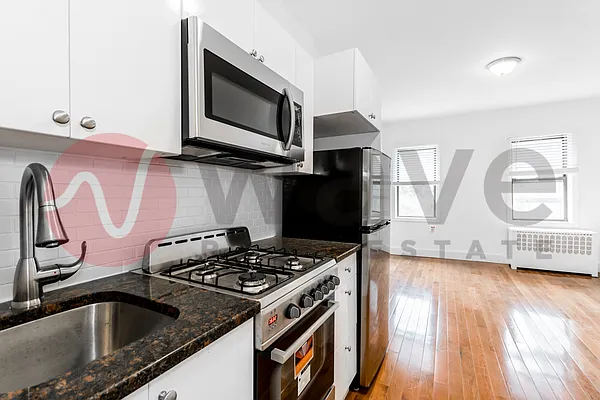 Rented by Wave Real Estate Group | media 3