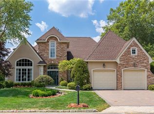 34 Stony Gate Oval, New Rochelle, NY 10804