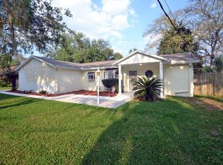 110 Lake Whistler Dr, Auburndale, FL 33823