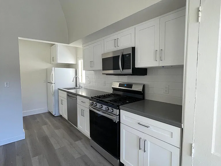 333 Lenox Ave #4 — Photo 10
