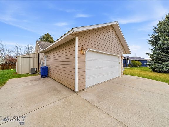 3rd image of 1109 Biehl Dr