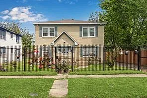 2 bed, 1.0 bath, 1109 sqft, $1,095 — Photo 1