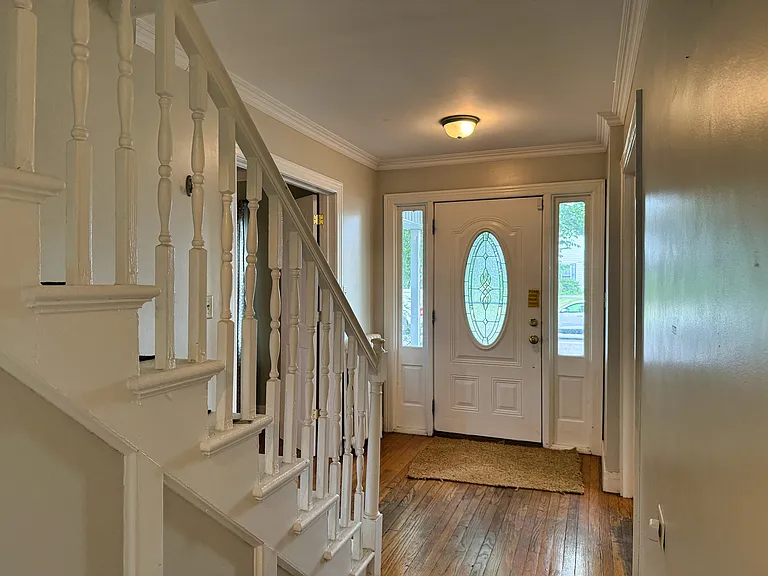 137 Warren St — Photo 10