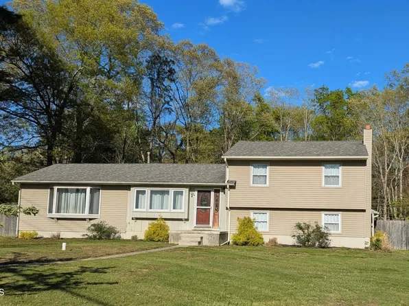 550 S 8th Avenue, Galloway, NJ 08205