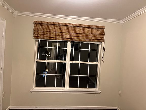 3rd image of 22954 Fontwell Sq