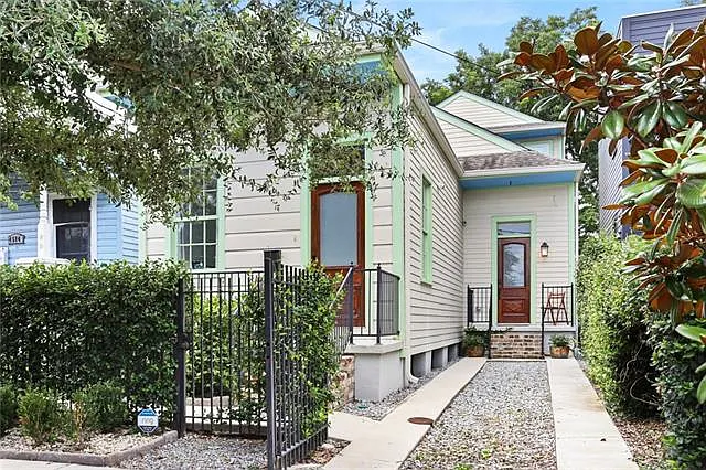3 bed, 2.5 bath, 2112 sqft, $3,000 — Photo 1