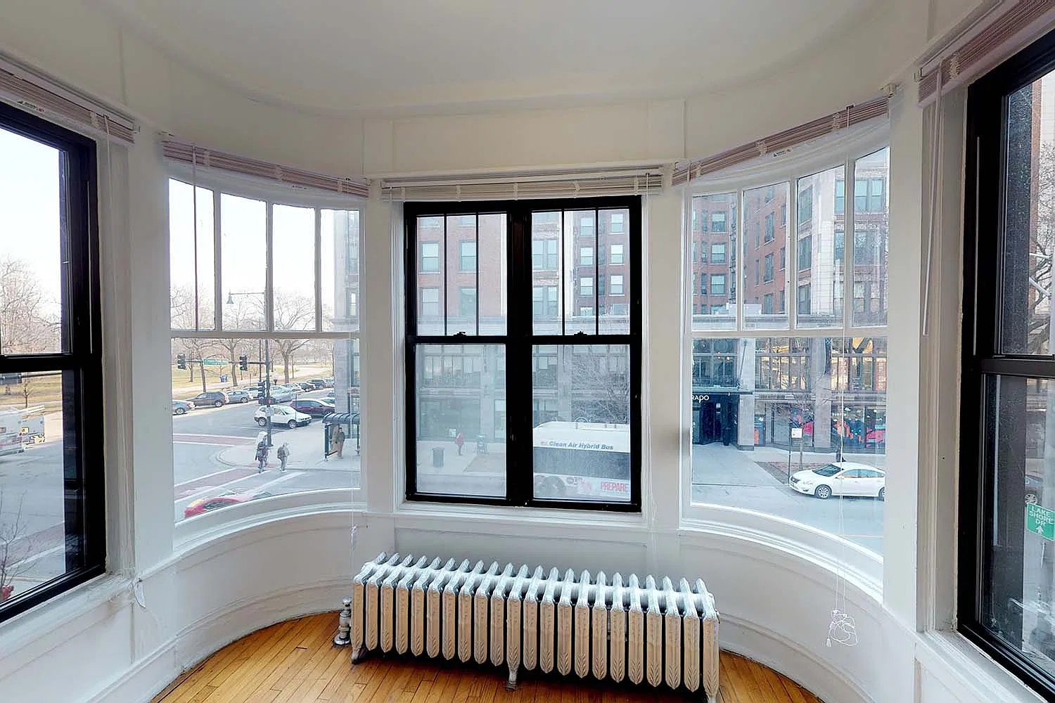 5300-5308 S. Hyde Park Boulevard — Photo 2