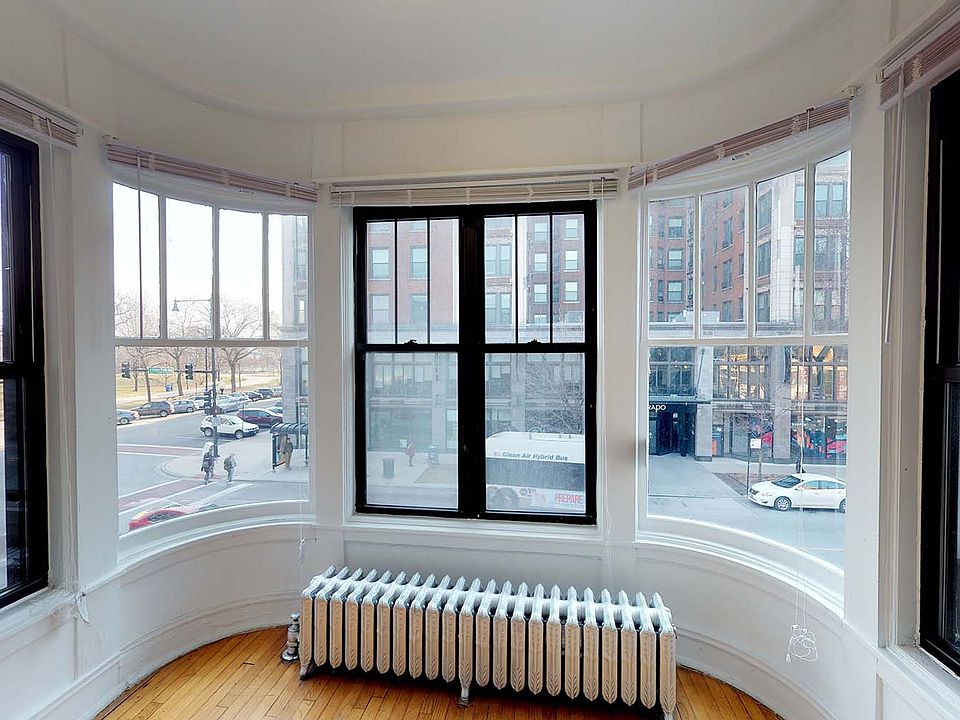 Dining/Living room