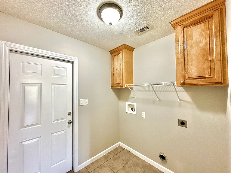 5756 Emily Ln — Photo 7