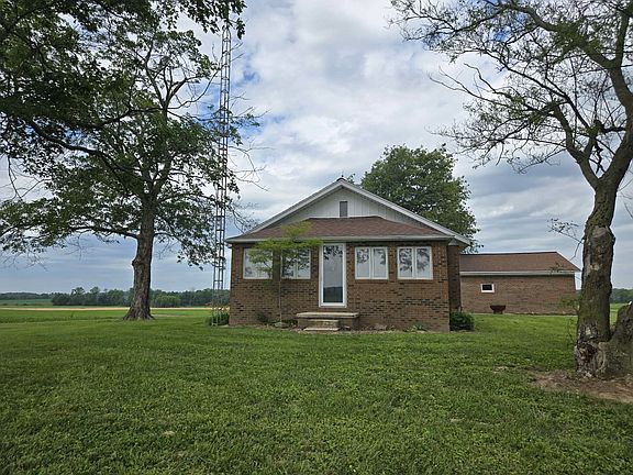 2nd image of 2333 County Road 800 Rd E