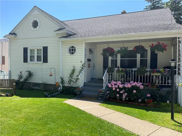 2912 Perry St, Erie, PA 16504