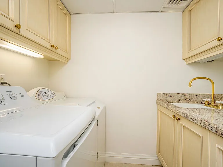 1888 Kalakaua Ave #3504 — Photo 20