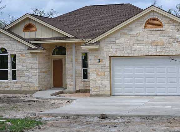 2nd image of 502 Carriage Oaks Dr