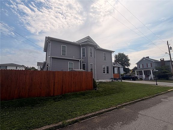 4th image of 320 James St